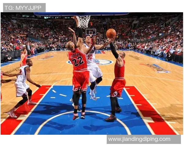 内线惨遭打爆！太阳半场内线得分18-38落后残阵公牛